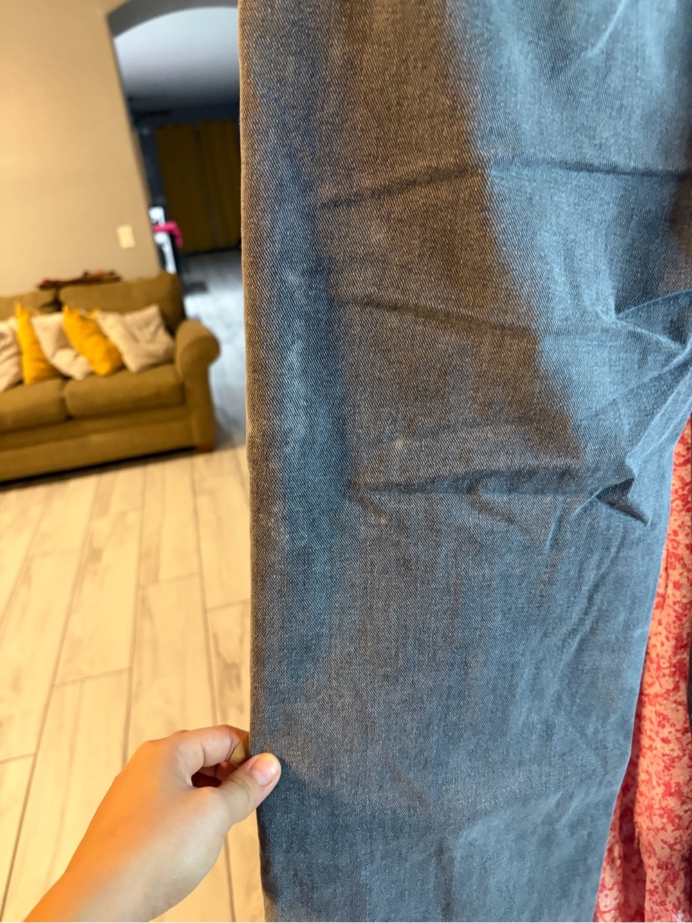 Wide-Leg Women's Jeans in Washed Gray - Picture 4 of 6